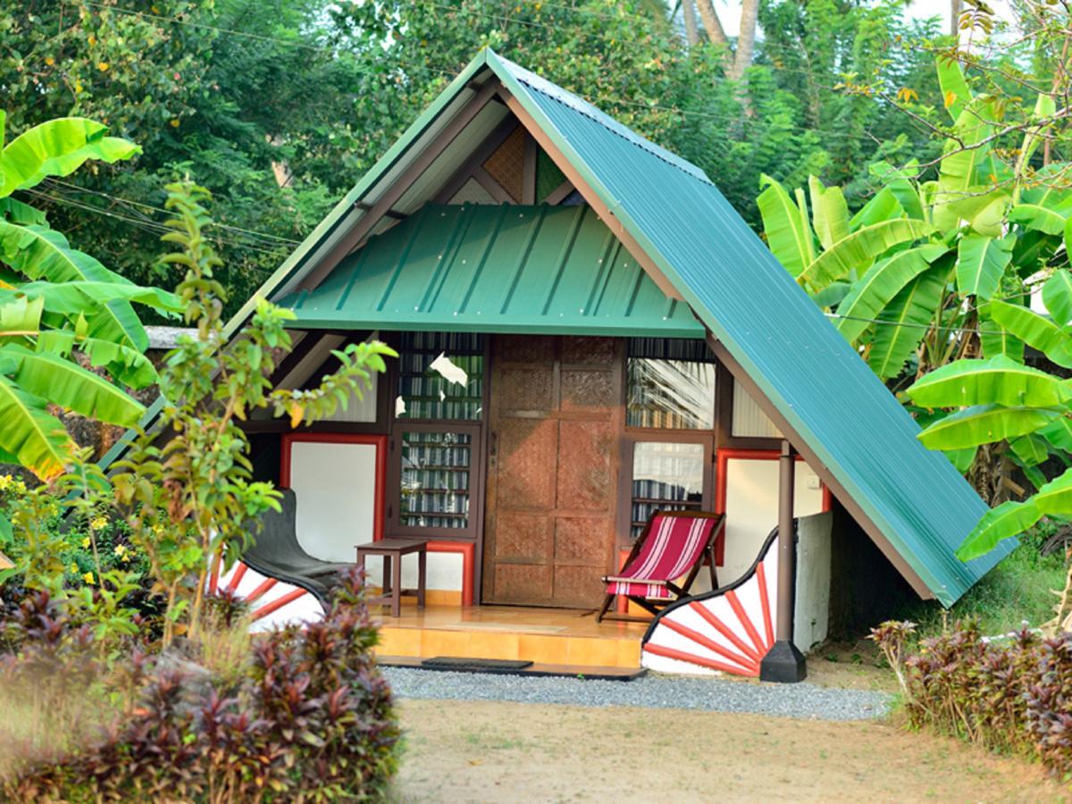 Kadaloram Beach Resort Kochi Buitenkant foto